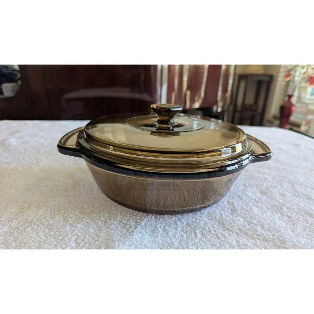 Vtg Anchor Hocking 1.5-quart amber glass casserole dish w/lid